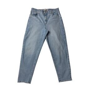 Levi's High Waisted Mom Jeans Size 32 Light Wash Tapered